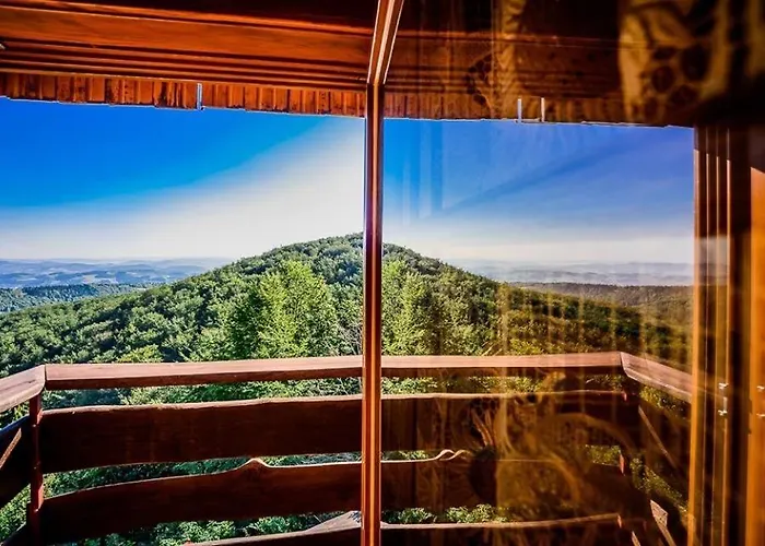 Hubertowka Pod Jaworzem 3*